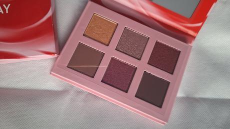 Paletka očních stínů outerglow mary kay, 