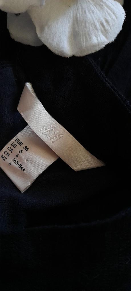H&m černé šaty s krajkovými detaily, h&m,36