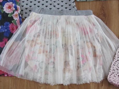 Balík oblečení na holku vel. 9-10 let, 140–152