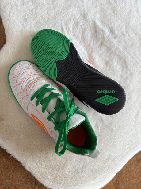 Sálovky, umbro,38