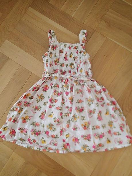 Šaty kytičkové, jen vypraté, značka c&a vel.116, c&a,116