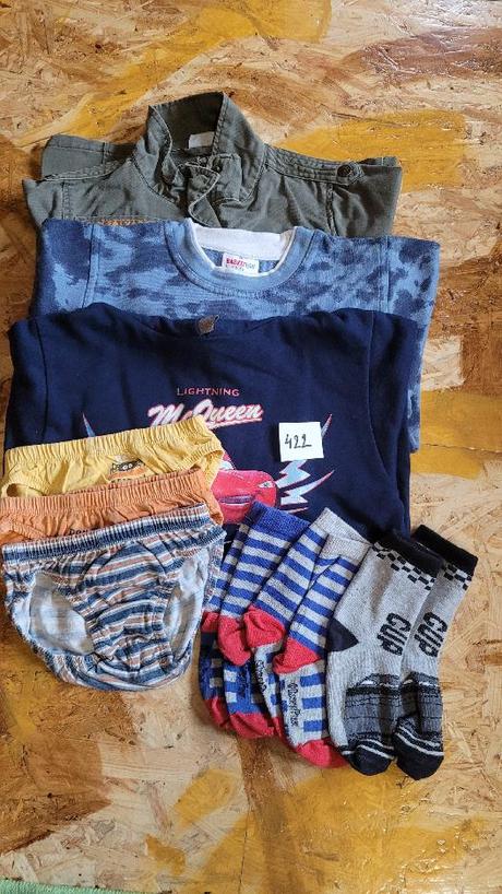 2 mikina, bunda, slipy a ponožky, 104–116