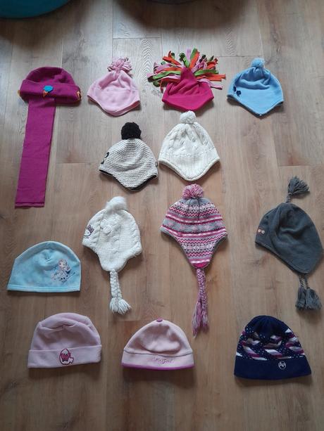 12 x čepice vel 52-54, 52