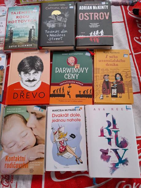 32 knih - novodobá literatura,