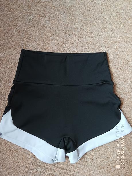 Šortky fitness zn."shein" vel."s", s