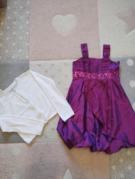 Balík oblečení vel. 134/140, 122–134