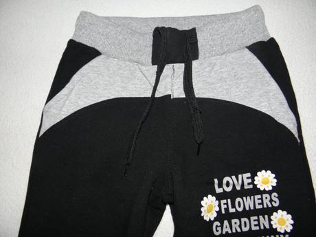 Dívčí tepláky vel.128, 128