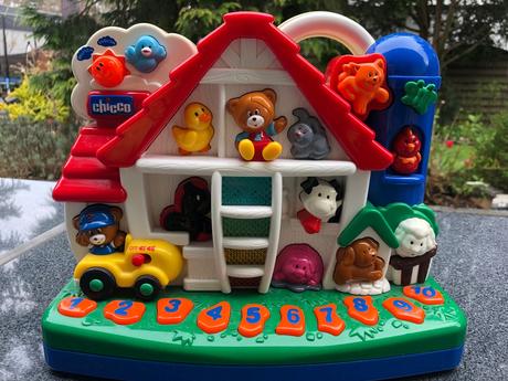 Domecek chicco hraje anglicky a německy-cisla, zví, 