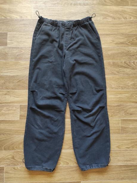 Široké džíny, 38