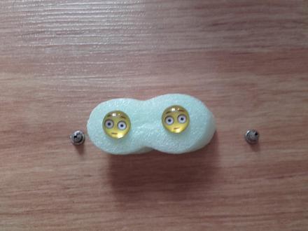 Náušnice emotikon vytreštené oči,