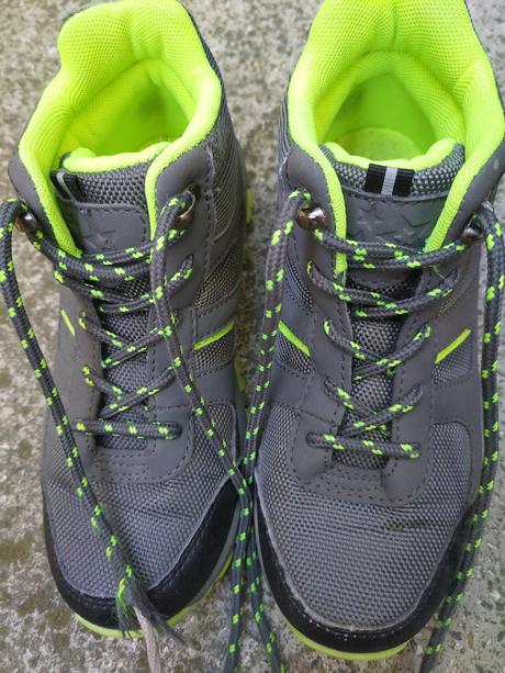 Turistické / trekové / outdoor kotníčkové boty 32, 32