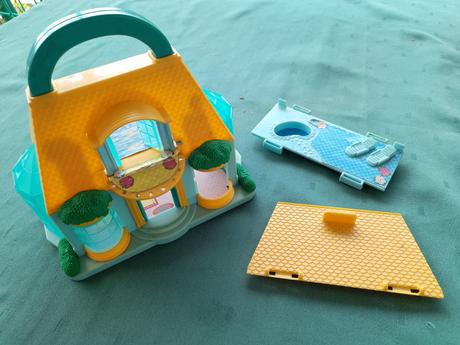 Domeček na hello kitty nebo jiné panenky,dům, 