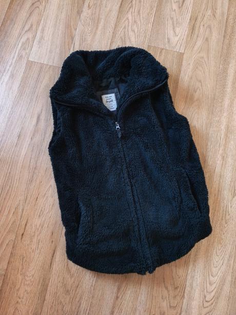 Černá chlupatá vesta 170/xs-s, takko,170