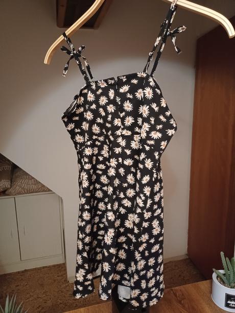 Kytičkové šaty shein, 140