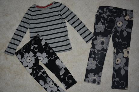 Trika, džíny a legíny s kytkama, 104–116