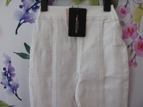 Bílé elastické přiléhavé džíny skiny, 32