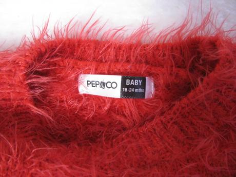 Červený svetřík se sobem, pepco,92