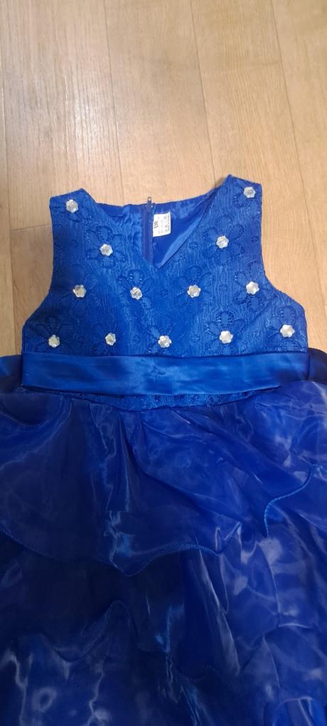 Společenské šaty, 128