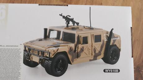 Nové vojenské auto hračka.,