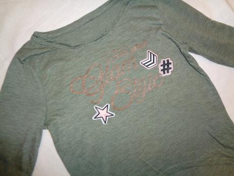 Moderní khaki tričko - zadní díl delší 140/146, h&m,140