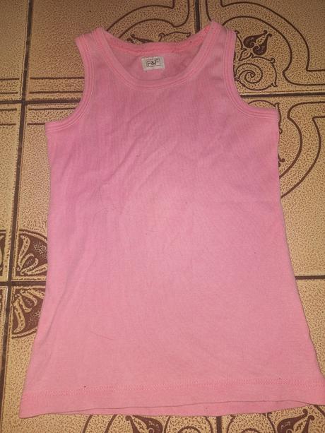 Dívčí tílka mix vel. 98 - 104, okay,98