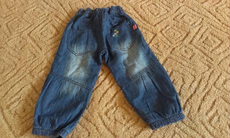 Překrásné rifličky s výšivkou vel.92 top stav, 92