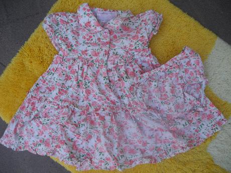 Šaty s kalhotkami, 68