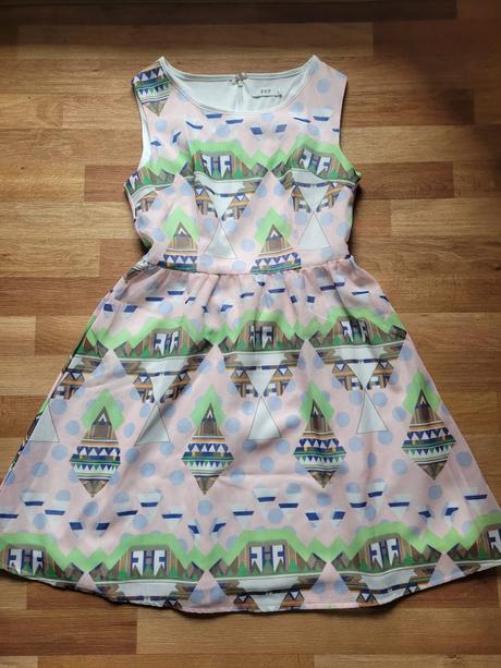 Šaty zn.f&p,vel.s,super stav, s