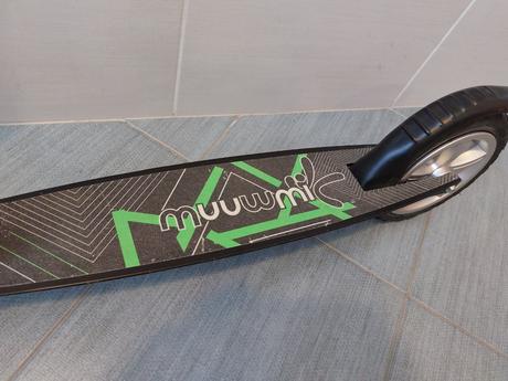 Dětská koloběžka muuwmi skládací, nafukovací kola,