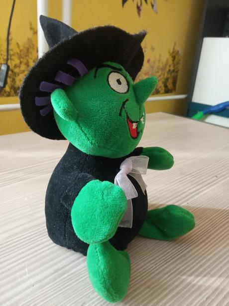 Mluvící tancující čarodějnice, 