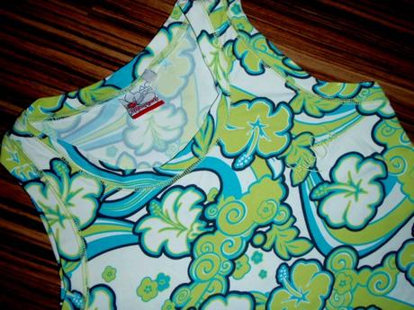 Nádherný tyrkysovolimetkový topík, s