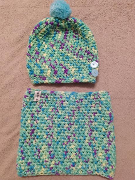 Zelená pletená čepice s nákrčníkem, 92