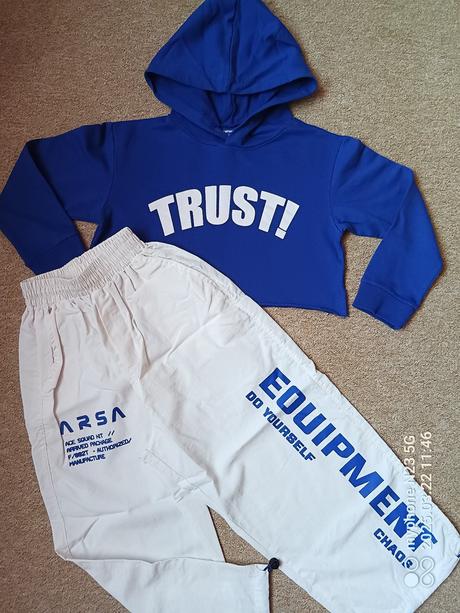 Crop-top mikina a šortky zn."lolanta" vel."140", 140