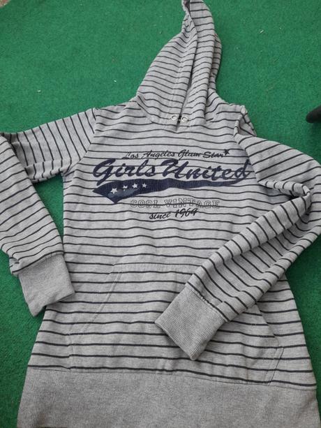 Mikina šedá na donošení 140, 140