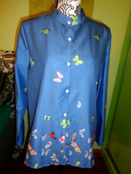 Modrá košile s motýlky, l