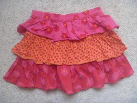 Růžová sukně s kytičkami zn. f&f vel. 122, f&f,122