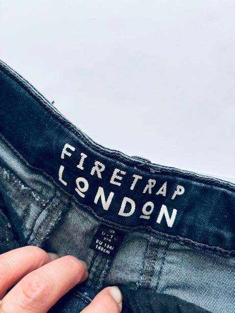 Kraťasy džínové- v.9/10 let, 140