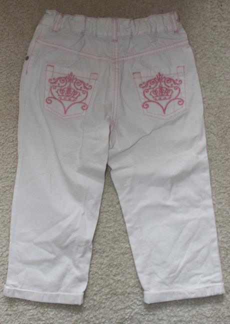 Op716.bílé 3/4 rifle s růžovou výšivkou v 8-9 let, george,134