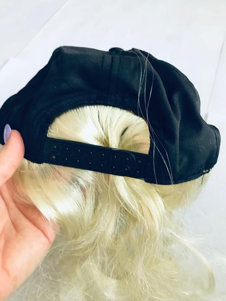 Kšiltovka s přičeskem,