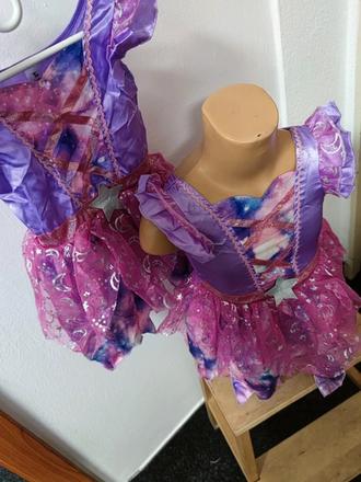 Šaty pro dvojčátka, 