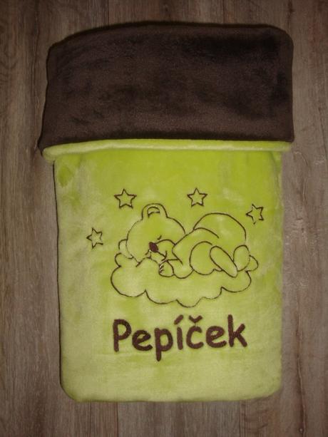 Deka s výšivkou jména na přání-více barev a obrázk,