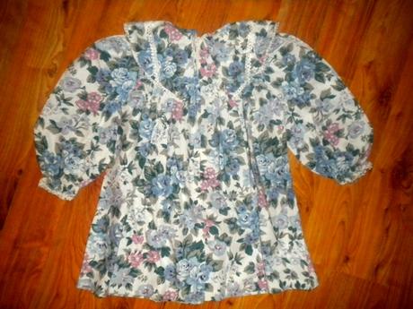 Krásné společenské kytičkované šaty pro holčičku, 98