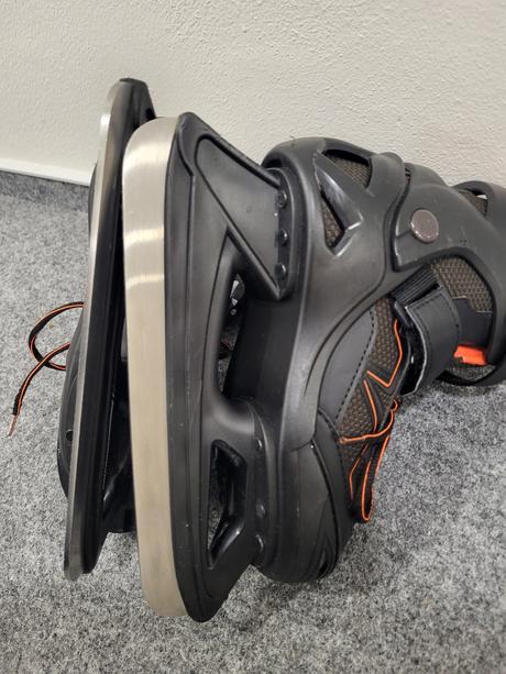 Rostoucí lední brusle 32-35, 32