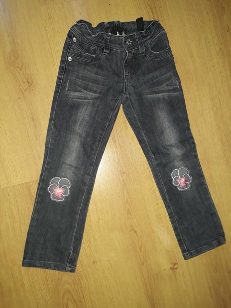 Dívčí černé džíny kevelo s kytičkami, vel 4-5 let, kenvelo,110