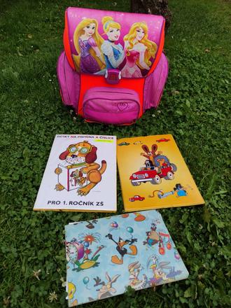 Školní aktovka+3 desky+1 bačkory,