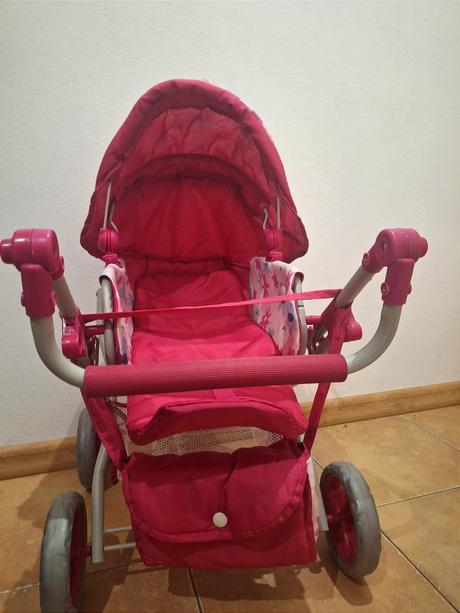 Dětský kočárek s panenkou, 