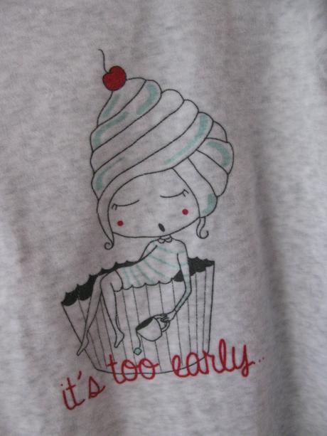 Krásná velurová světle šedá halenka s obrázkem, house,140