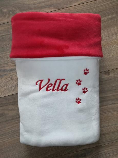 Deka s výšivkou na přání- více barev a obrázků, 