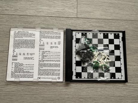 Společenské hry garfield - šachy a vrhcáby, 