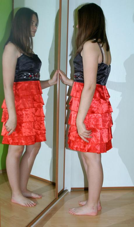 Společenské saténové krátké šaty, taneční, 40